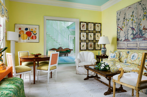 Nuansa Tropis: Gabungkan motif daun dan warna-warna cerah untuk tampilan tropis